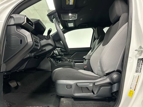 Used 2025 Toyota 4Runner TRD Off-Road image 16