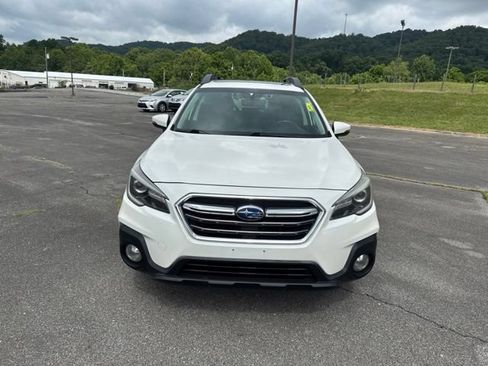 Used 2018 Subaru Outback 2.5i Limited AWD/4WD image 3