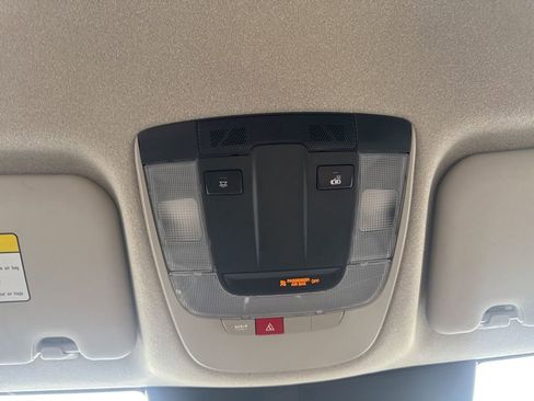 Used 2023 Kia Niro EX image 24