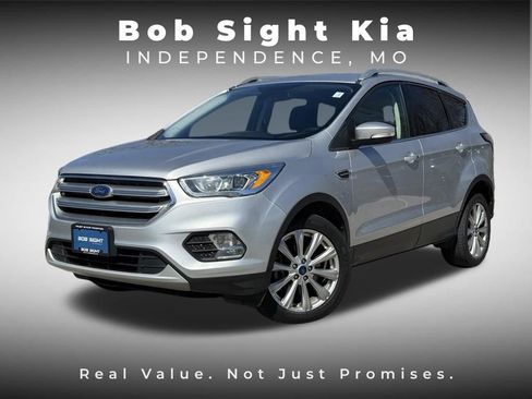 Used 2017 Ford Escape Titanium image 1