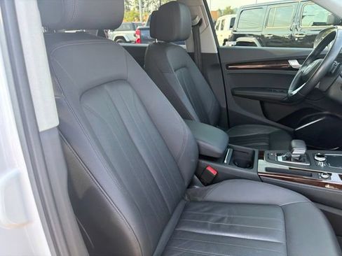 Used 2020 Audi Q5 2.0T Premium Plus w/ Premium Plus Package AWD/4WD image 10