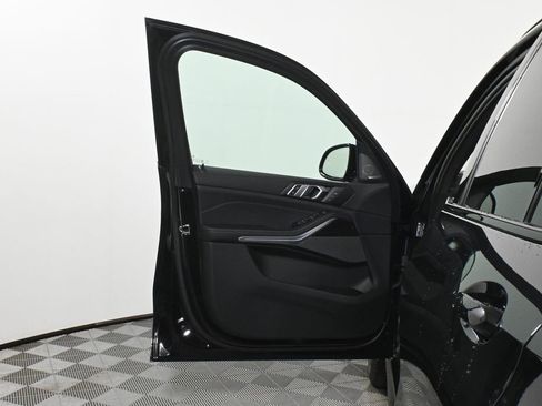 Used 2026 BMW X5 xDrive40i w/ M Sport Package image 29