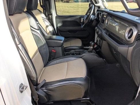 Used 2018 Jeep Wrangler Unlimited Sahara w/ Cold Weather Group image 35