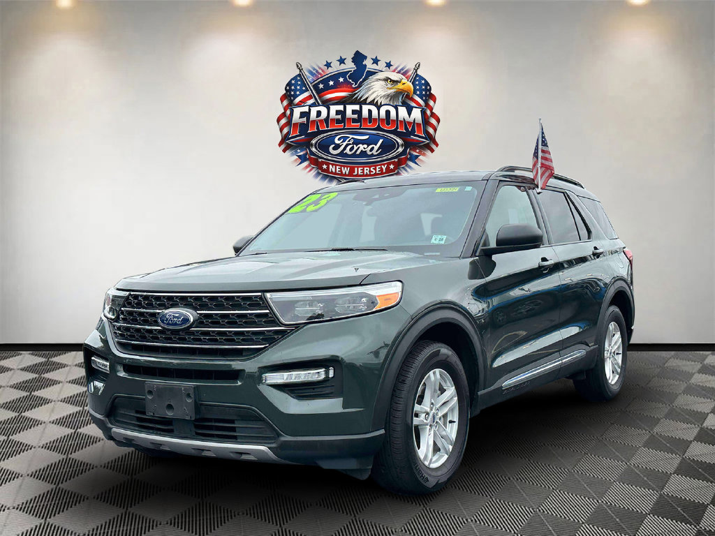 Used 2023 Ford Explorer XLT w/ Equipment Group 202A AWD/4WD image 2