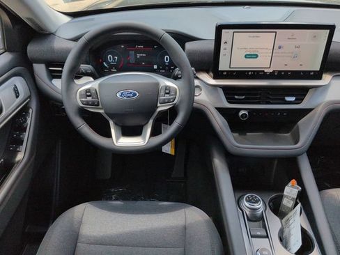 New 2026 Ford Explorer Active RWD image 17