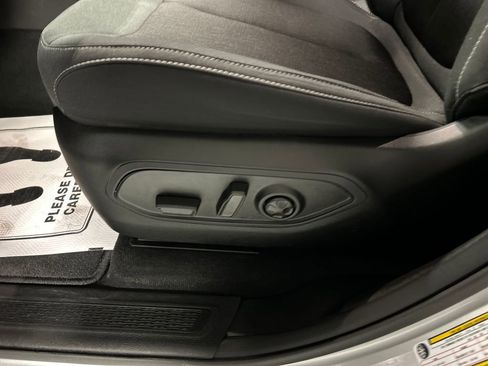 Used 2023 Jeep Grand Cherokee Laredo w/ Luxury Tech Group I image 13