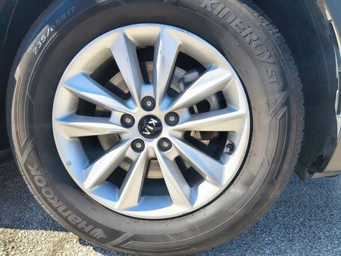 Used 2019 Kia Sorento L image 26