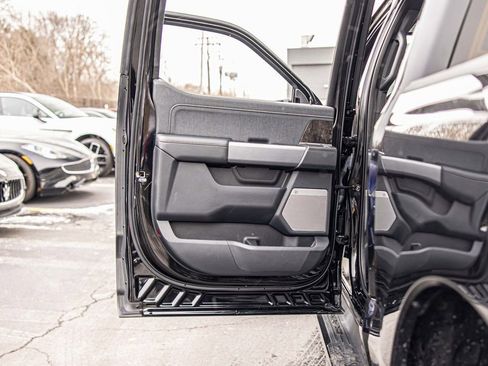 Used 2022 Ford F150 Lightning Lariat image 32