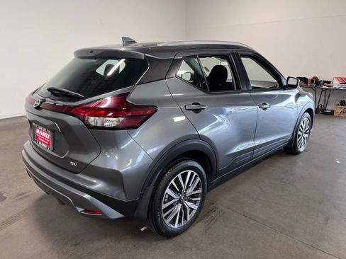 Used 2023 Nissan Kicks SV FWD image 3