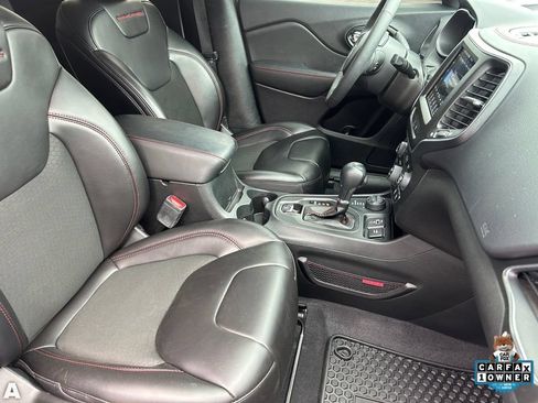 Used 2022 Jeep Cherokee Trailhawk AWD/4WD image 10
