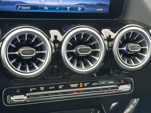 Certified 2025 Mercedes-Benz GLA 250 4MATIC image 20