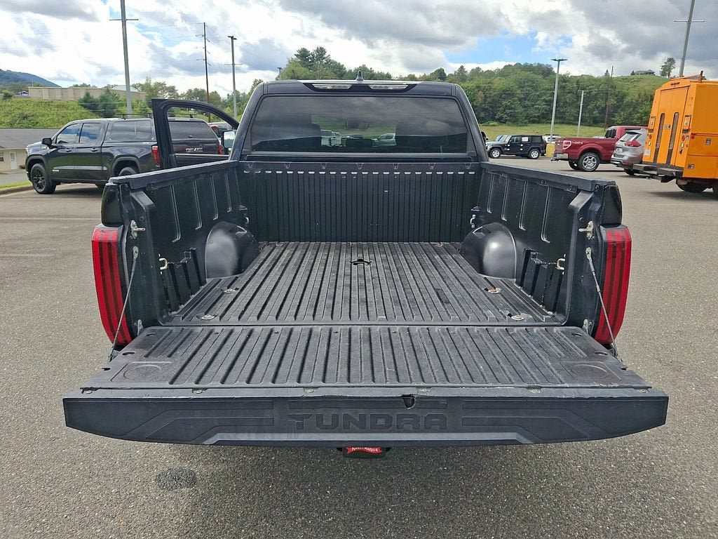 Used 2022 Toyota Tundra SR5 w/ SR5 Convenience Package AWD/4WD image 29