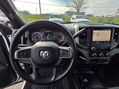 Used 2024 RAM 2500 Tradesman w/ Chrome Appearance Group image 17