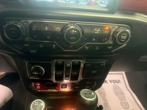 Certified 2019 Jeep Wrangler Unlimited Rubicon AWD/4WD image 33