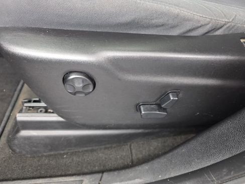 Used 2012 Jeep Grand Cherokee Laredo w/ Laredo E Group image 15