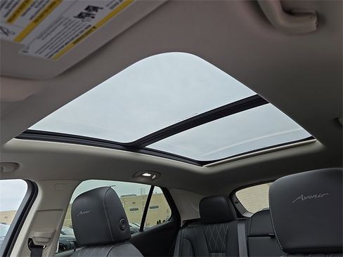 Used 2023 Buick Envision Avenir image 14