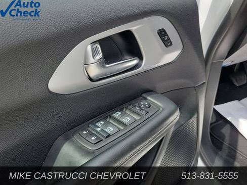 Used 2025 Chrysler Pacifica Limited FWD image 22