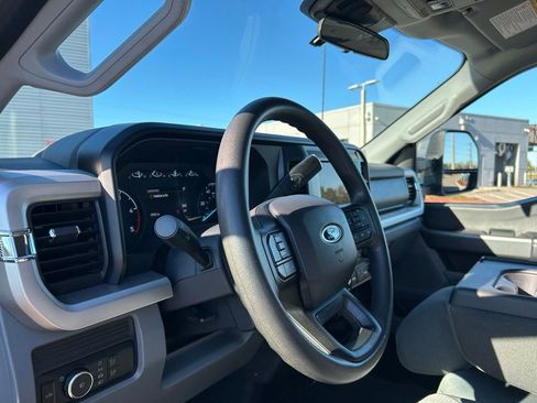 Used 2025 Ford F250 XLT AWD/4WD image 15