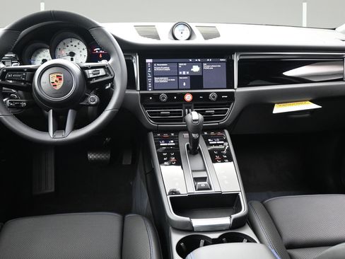 New 2026 Porsche Macan AWD/4WD image 8