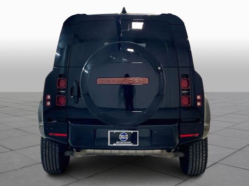 Used 2021 Land Rover Defender 110 image 4