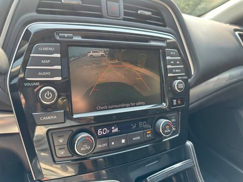Used 2019 Nissan Maxima 3.5 SL FWD image 19