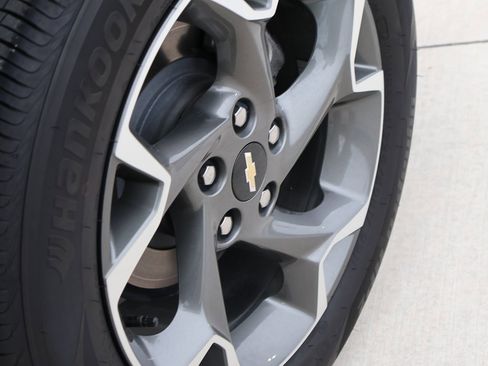 Used 2025 Chevrolet Trax LT w/ Driver Confidence Package image 38