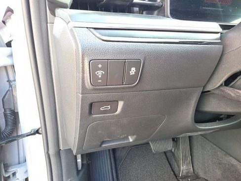 Used 2025 Kia K5 GT-Line w/ GT-Line Premium Package image 15