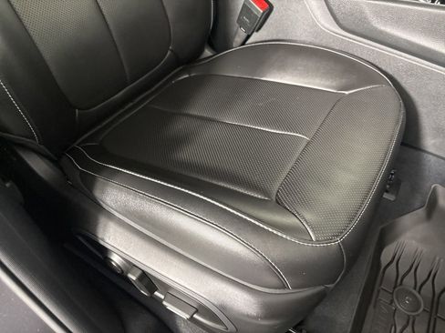 Used 2023 Jeep Grand Cherokee Limited w/ Luxury Tech Group II AWD/4WD image 29