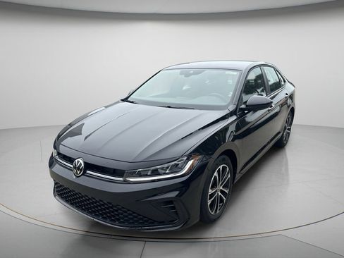 Used 2025 Volkswagen Jetta Sport FWD image 3