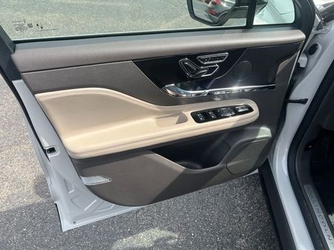 Used 2023 Lincoln Corsair FWD image 15