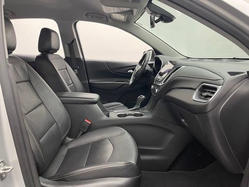 Used 2020 Chevrolet Equinox Premier FWD image 32