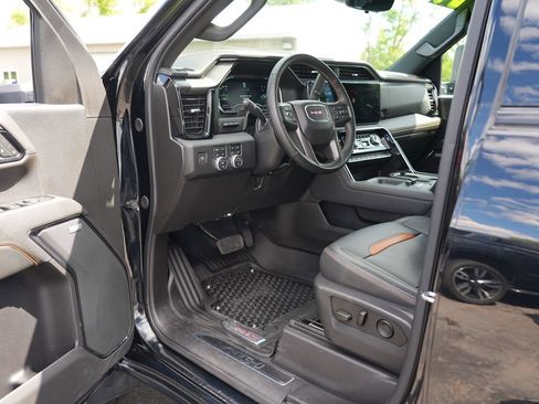 Used 2024 GMC Sierra 2500 AT4 w/ AT4 Premium Plus Package AWD/4WD image 13