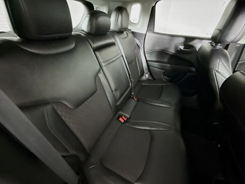 Used 2018 Jeep Compass Altitude image 33