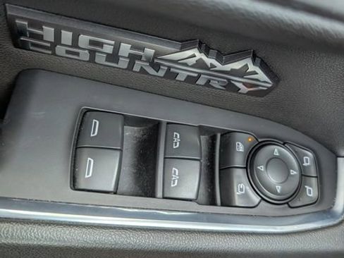 Used 2022 Chevrolet Silverado 1500 High Country w/ High Country Premium Package AWD/4WD image 35