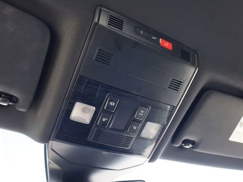 Used 2025 Volkswagen Jetta Sport FWD image 27
