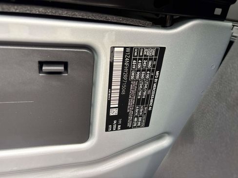 Used 2024 Mercedes-Benz Sprinter 2500 image 26