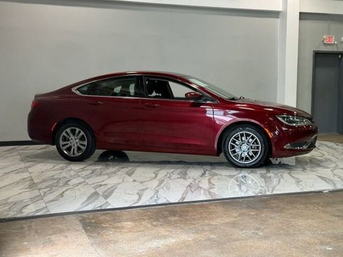 Used 2015 Chrysler 200 Limited w/ Convenience Group FWD image 5