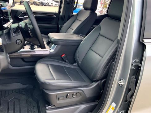 Used 2024 Chevrolet Silverado 1500 LTZ w/ LTZ Convenience Package II image 7