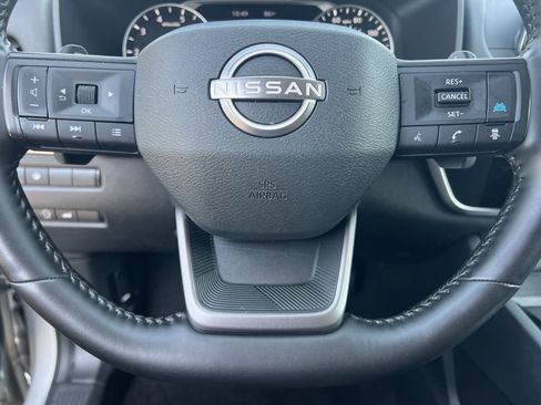 Used 2025 Nissan Rogue SV AWD/4WD image 8
