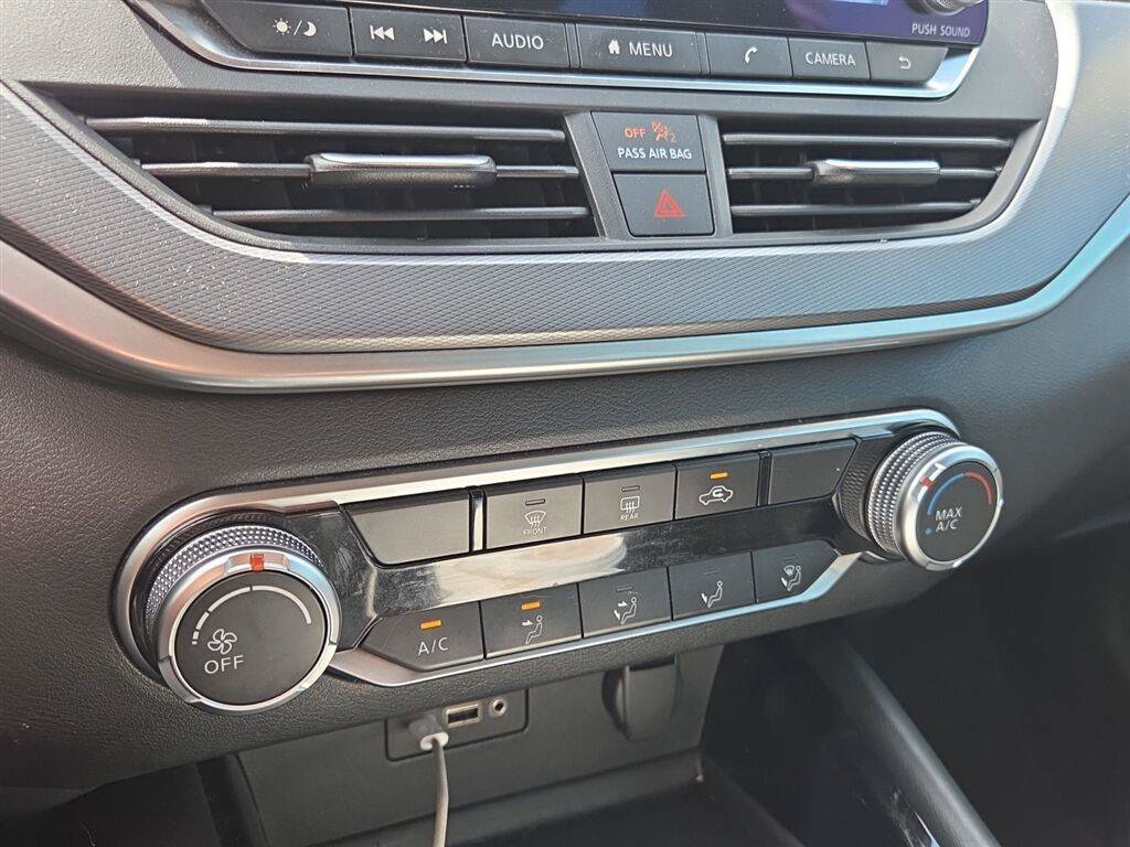Used 2023 Nissan Altima 2.5 SR FWD image 10