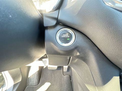 Used 2023 Chevrolet Equinox LT image 16