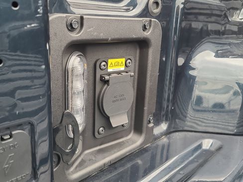 Used 2023 Ford Maverick Lariat w/ Lariat Luxury Package image 26