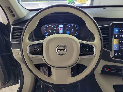 Used 2020 Volvo XC90 T5 Momentum image 28
