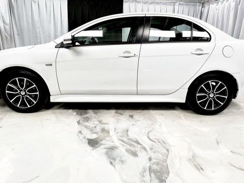 Used 2017 Mitsubishi Lancer ES image 11