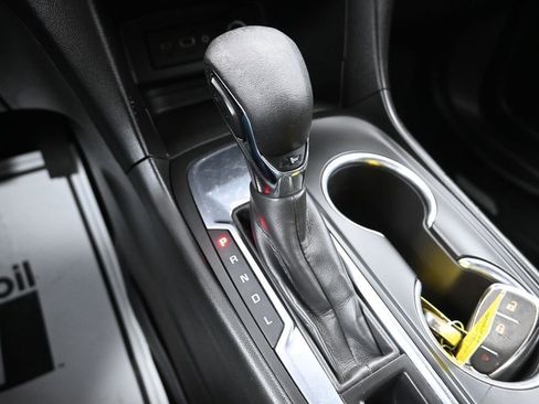 Used 2022 Chevrolet Equinox LT w/ LPO, Blackout Package image 23