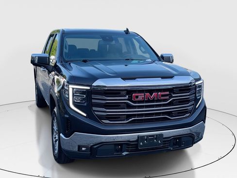 Used 2023 GMC Sierra 1500 SLT w/ X31 Off-Road Package AWD/4WD image 1