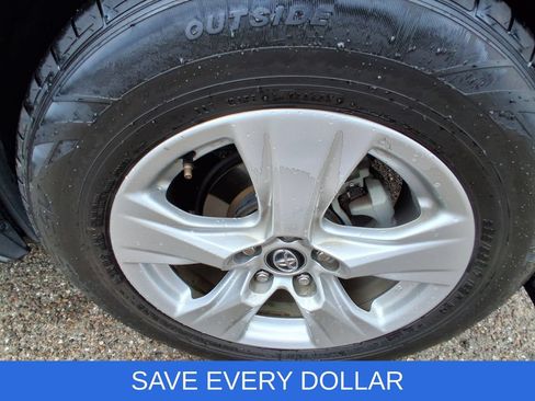 Used 2021 Toyota RAV4 XLE w/ Convenience Package AWD/4WD image 9