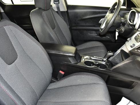 Used 2017 Chevrolet Equinox LS FWD image 39