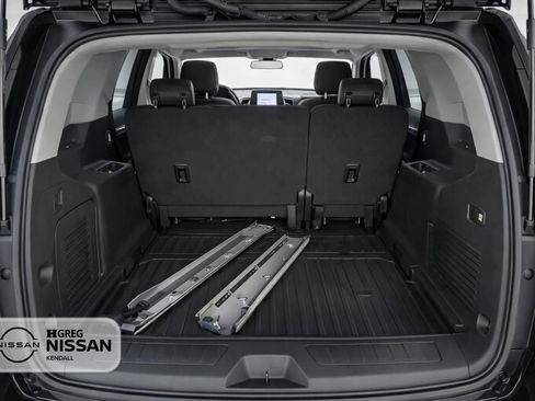 Used 2022 Chevrolet Tahoe 2WD w/ Remote Keyless Entry Package image 11