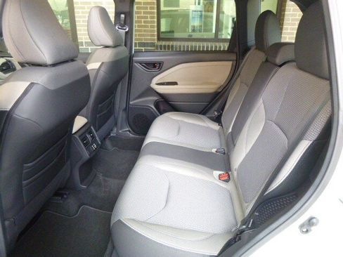 Used 2026 Subaru Forester Premium AWD/4WD image 7